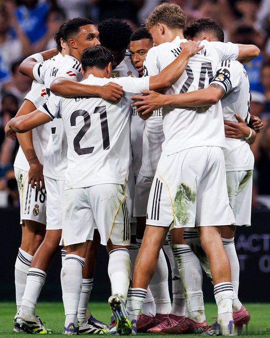 古利特：皇马太多个人主义，这不是我认识的银河战舰荷兰名宿路德·古利特最近聊起皇马