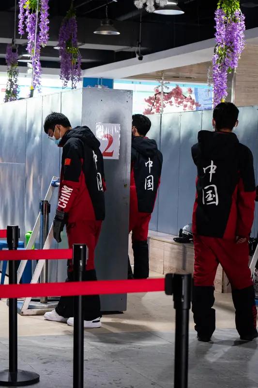 体育）体操——美国杯混合团体赛：中国队夺冠在这场备受瞩目的美国杯混合团体赛中，