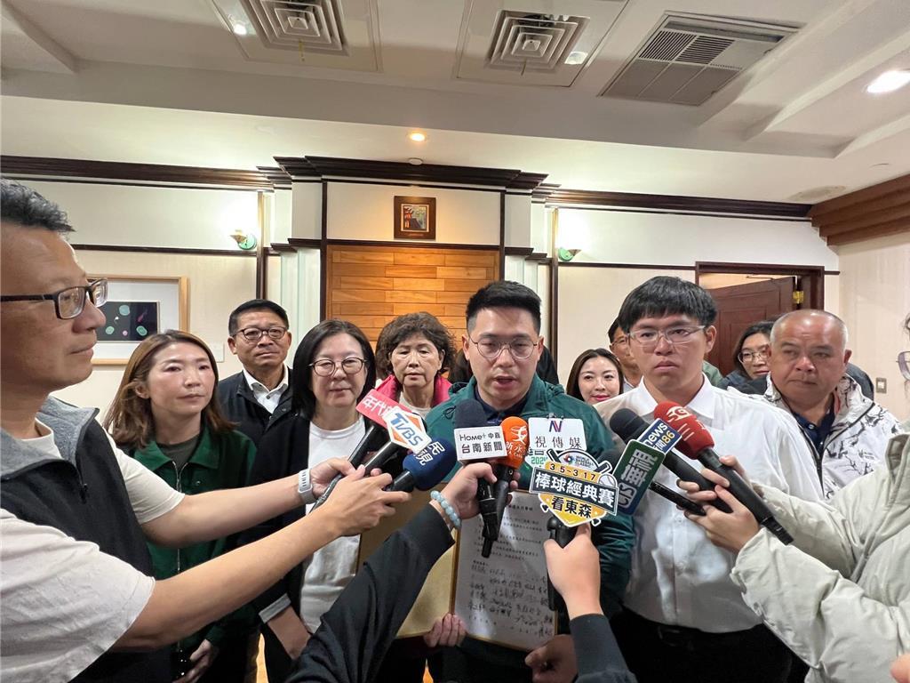 台南赖系议员要陈亭妃“切割郭信良”，吴子嘉：没水准、太离谱民进党台南市长选举初