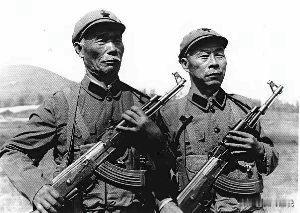 开国中将孙毅在73岁高龄时，依旧挎起钢枪，站岗执勤在一线。