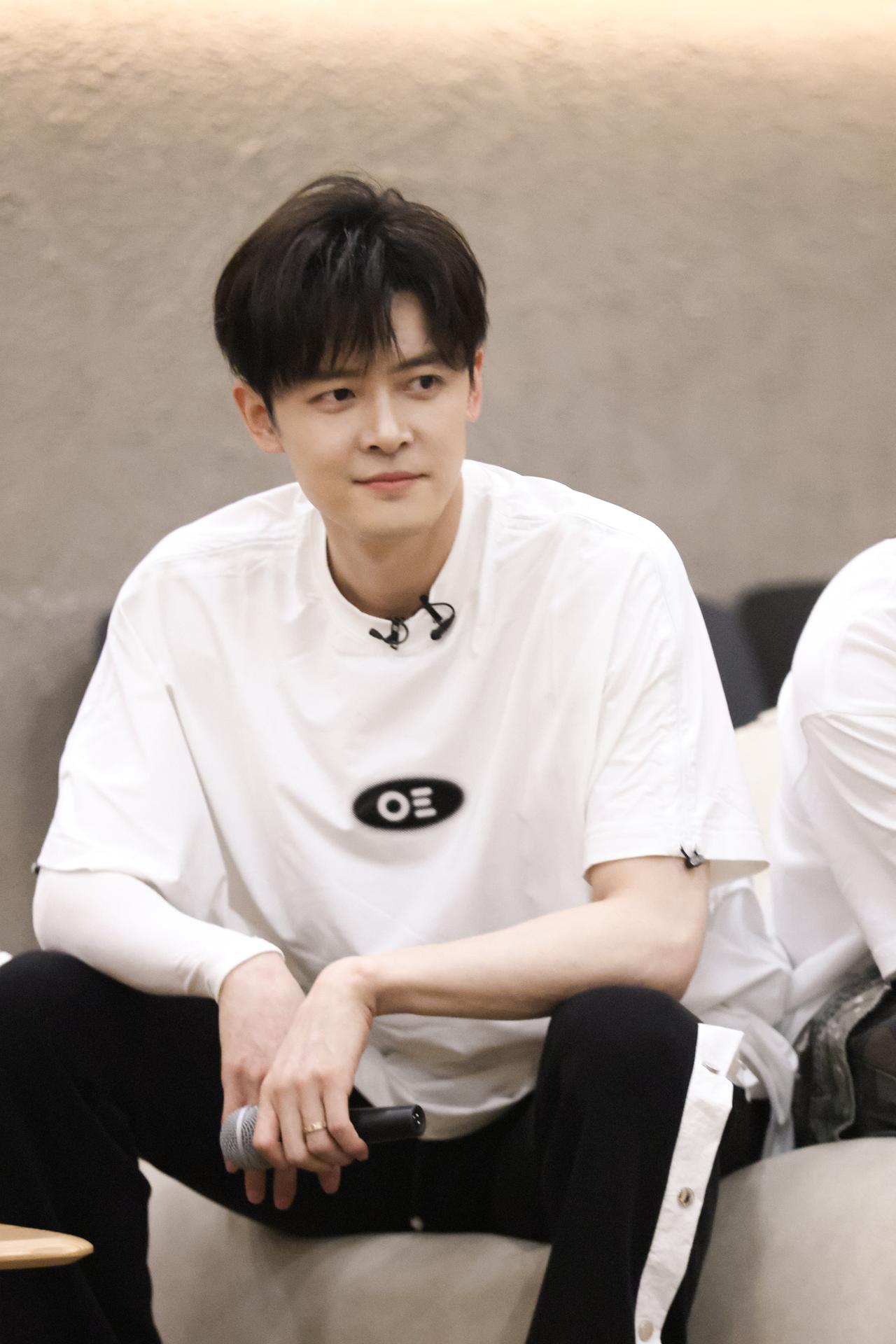 付辛博也是只能演配角，出彩又出圈，大家都忘了他是选秀出身，而且在参加《加油！好男