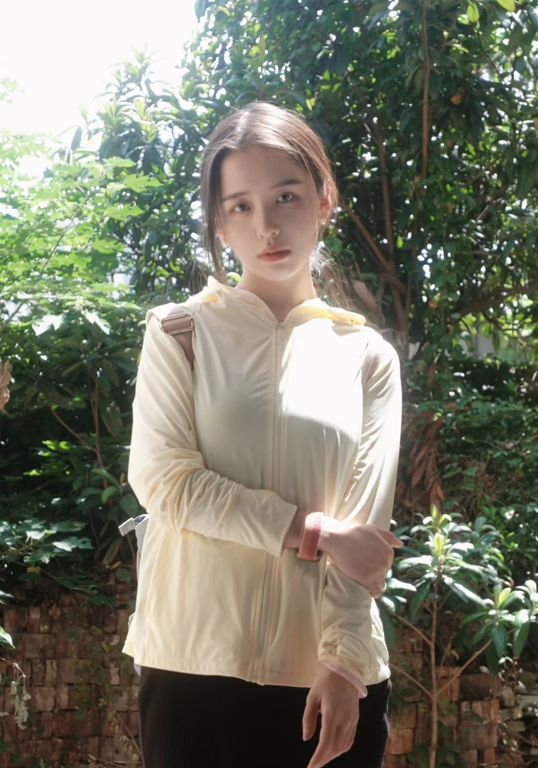 不要被生活压力打倒现代社会，随着生活节奏的加快，人的压力越来越大，老人的赡养，