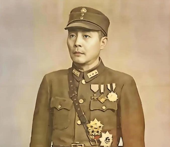 1938年，戴笠手下的王牌特务诬告上将钱大钧通共，钱大钧恼羞成怒，径直冲进军统站