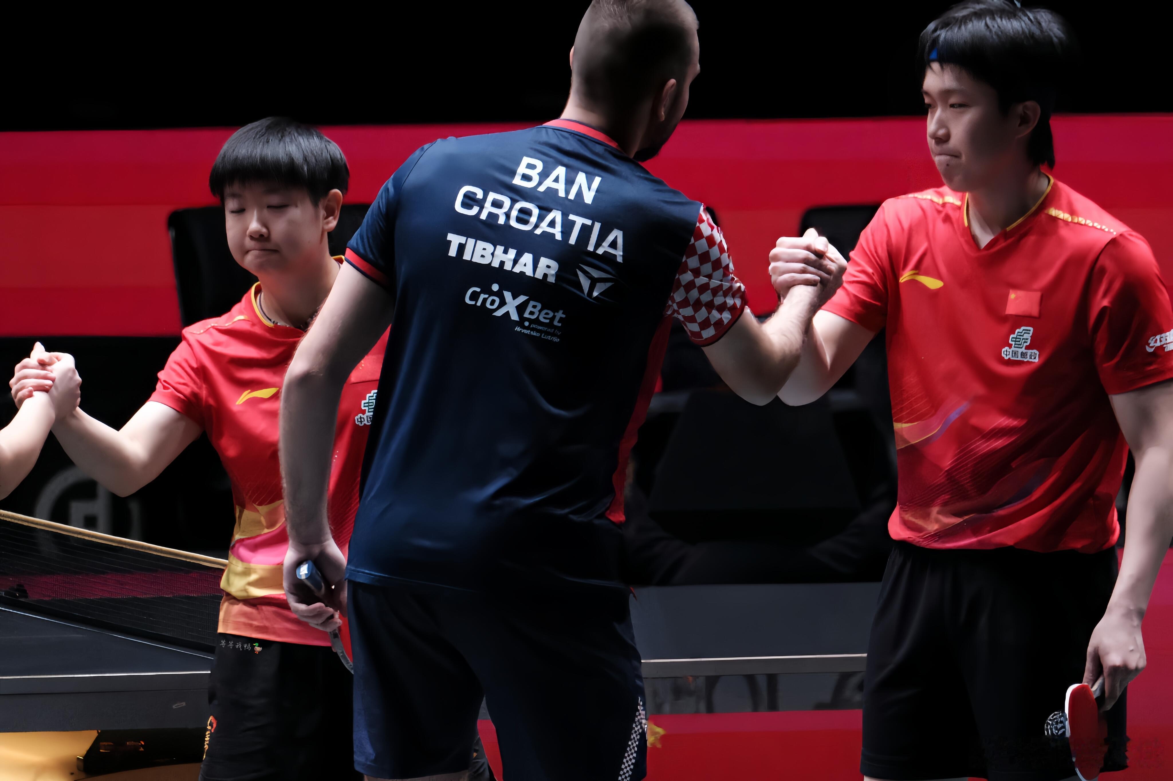 混团3号今日份莎头混双📸！cr：网络