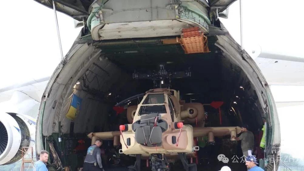 波音交付给印度最后3架“阿帕奇”，8亿美元买6架，印度真是冤大头。不过这8亿美