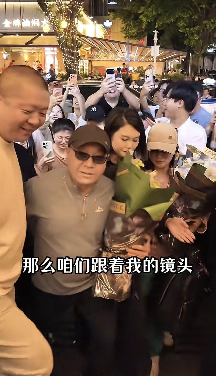 10月13日，大B哥吴志雄从香港赶到深圳车公庙一家东北烧烤店参加开业典礼，73岁