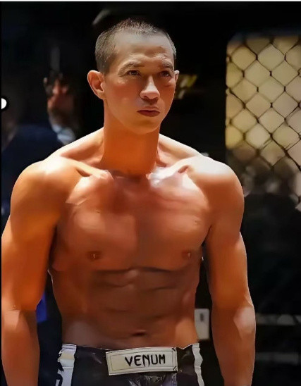 当年看激战这部电影，真的被张家辉惊艳到了！​​​