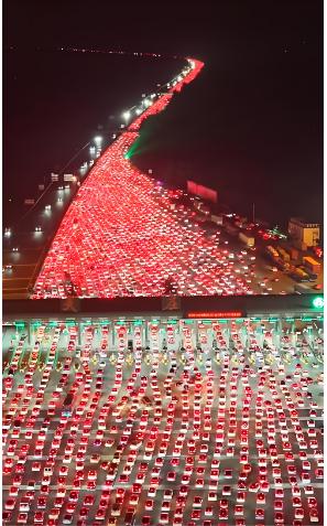 为吴庄收费站快速收费支一招听安徽的朋友说，安徽车辆不允许上高速。我知道，安