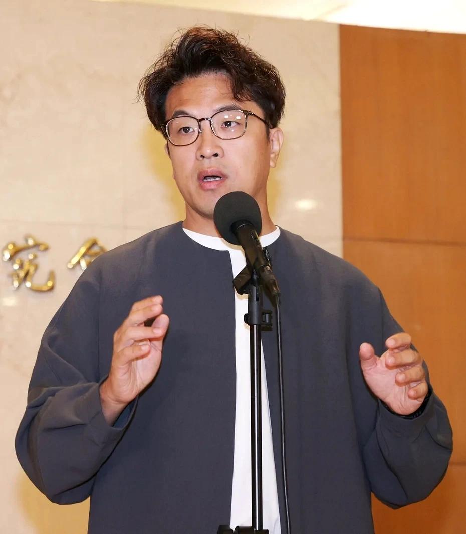 停办双城论坛？沈伯洋改口称“可先留”，台北市府：打脸自己上瘾了民进党台北市长参