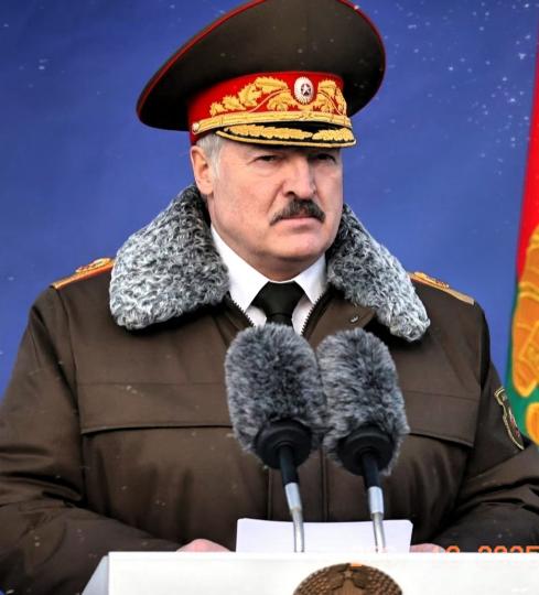 白俄罗斯总统卢卡申科接受采访时表示，中国人有一个非常特殊的特点，就是遇上事都不急