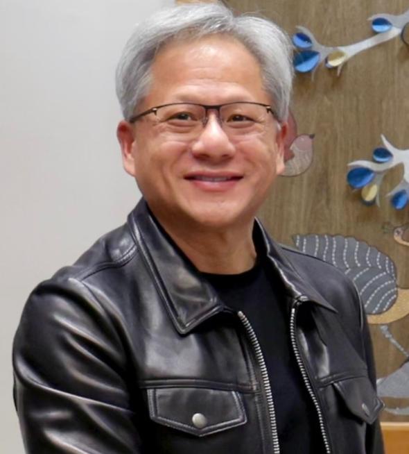 英伟达CEO黄仁勋，对于华为的韬定律突破，他是这样回答的。5月28日晚，黄仁勋