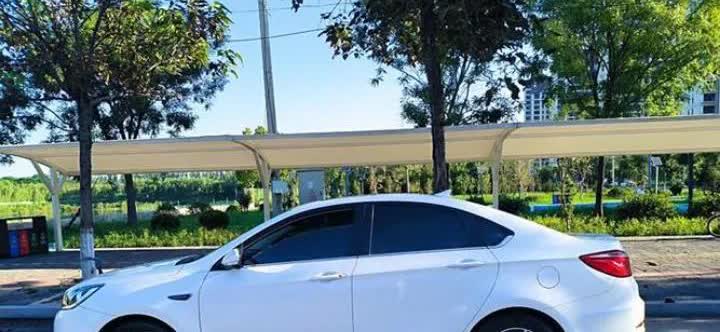 为何不建议买白色车？原因有2，你怎么看买车时，白色常常是不少人的“心头