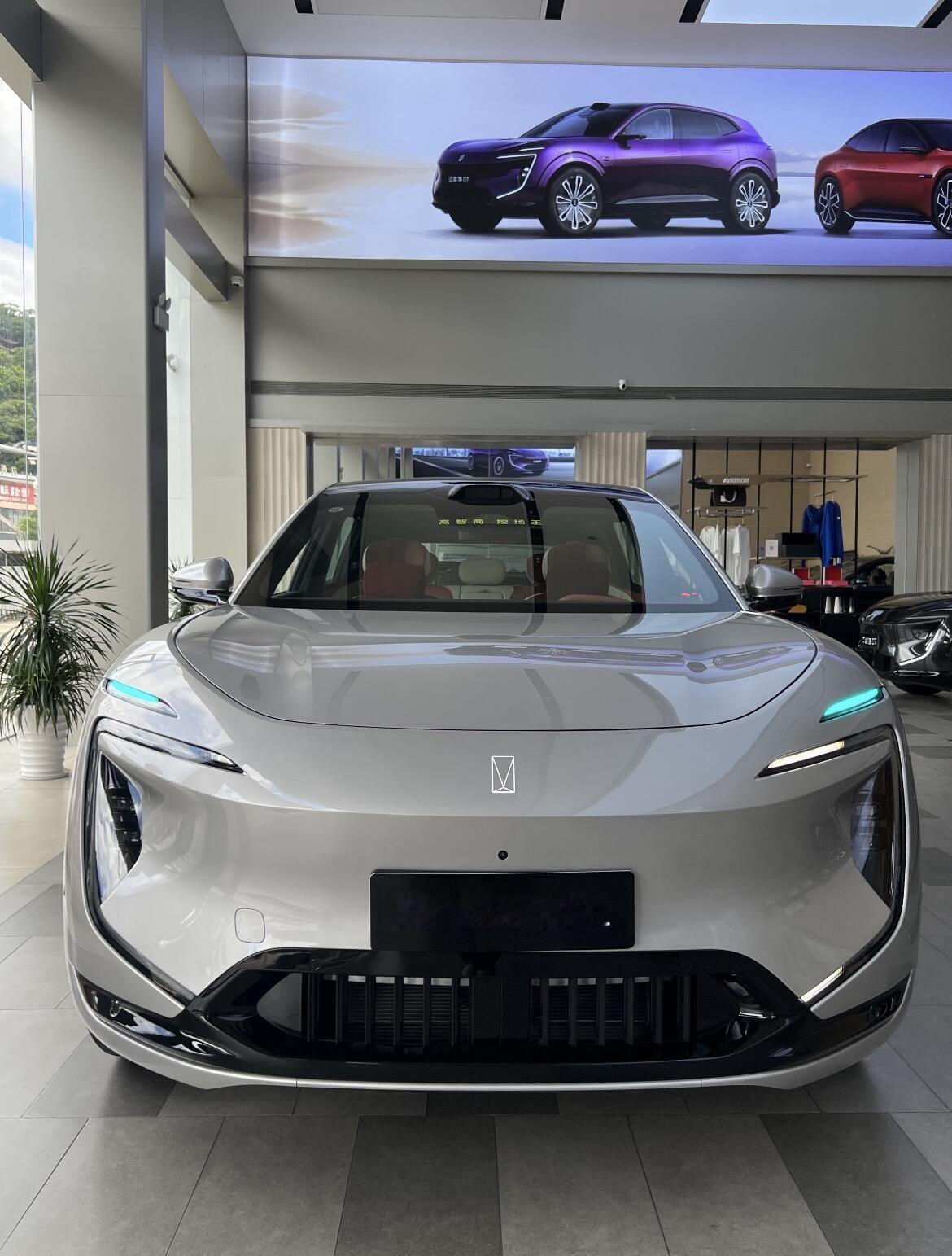 阿维塔07L试驾：安静和省心是主旋律这次试驾不看加速，专门体验日常用车高频接触的三件事：安静程度、乘