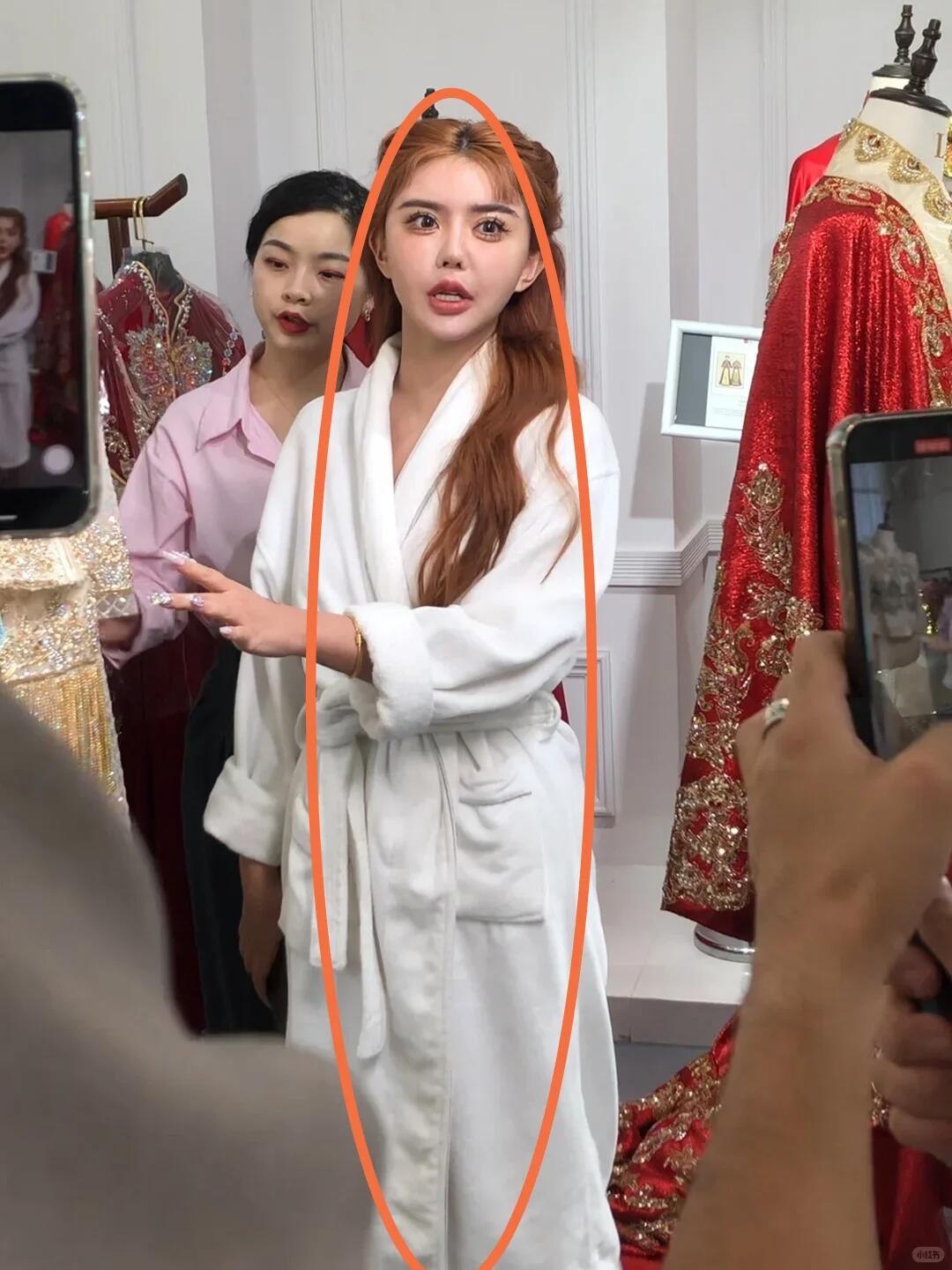 韩安冉是不上镜还是本人就长这样？​​​