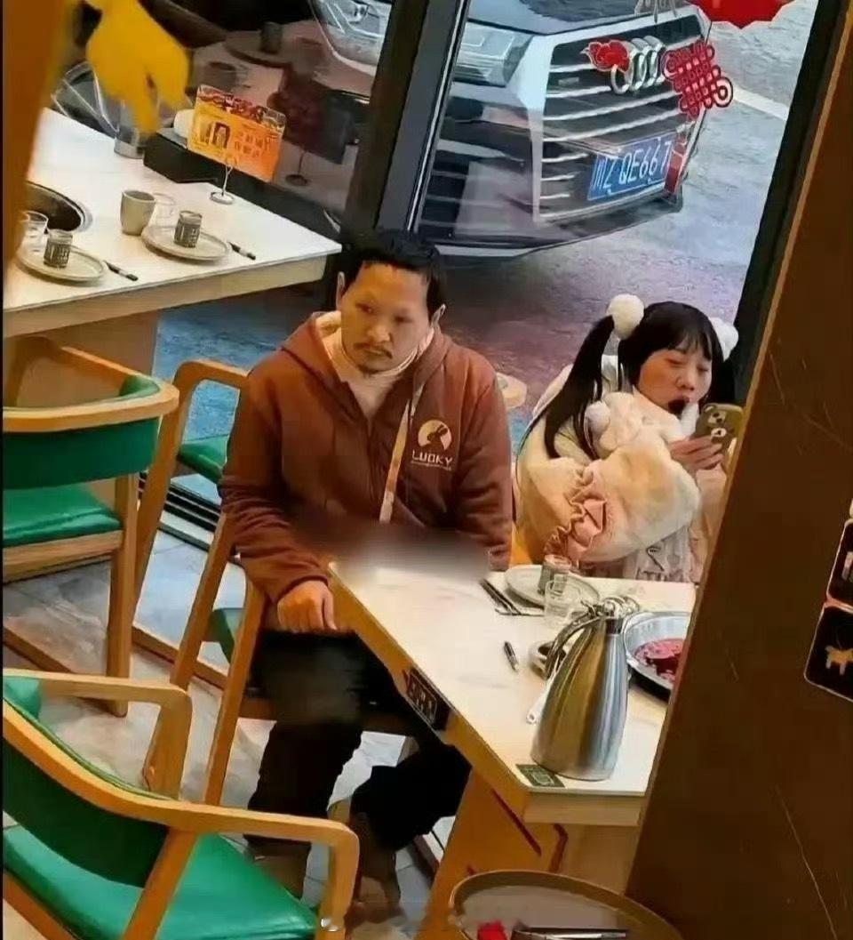 网络中vs现实中，网红就是这么博流量的吗