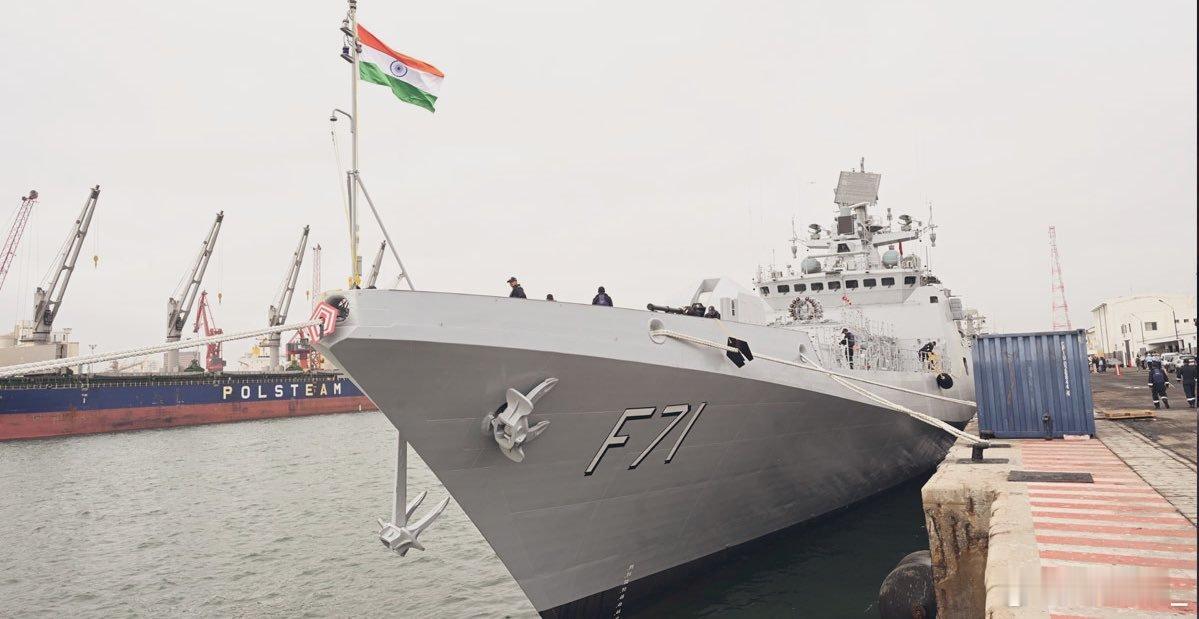 印度海军F-71“Tamal”号护卫舰离开圣彼得堡回国途中的第一站是摩洛哥卡萨布