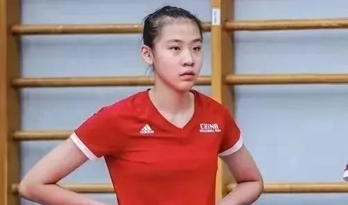 中国女排世界联赛北京站门票卖不动，这情况有点尴尬。主要有几个原因：一是球星集体缺