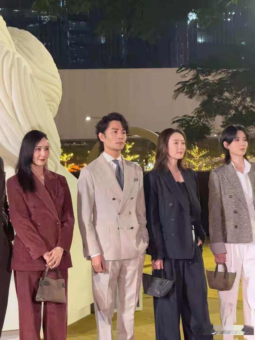 大家发现没？不管是生活中还是荧幕上，高颜值男神总喜欢挑战这个发型，但不管他