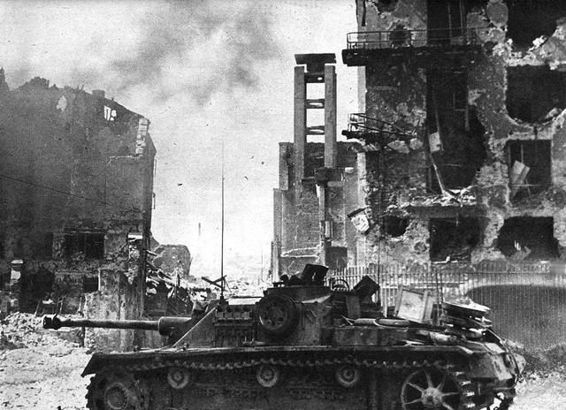 华沙起义波兰人瞒住美苏两国，就是没瞒住德军，而德军就等着波兰人起义给东线提振下士