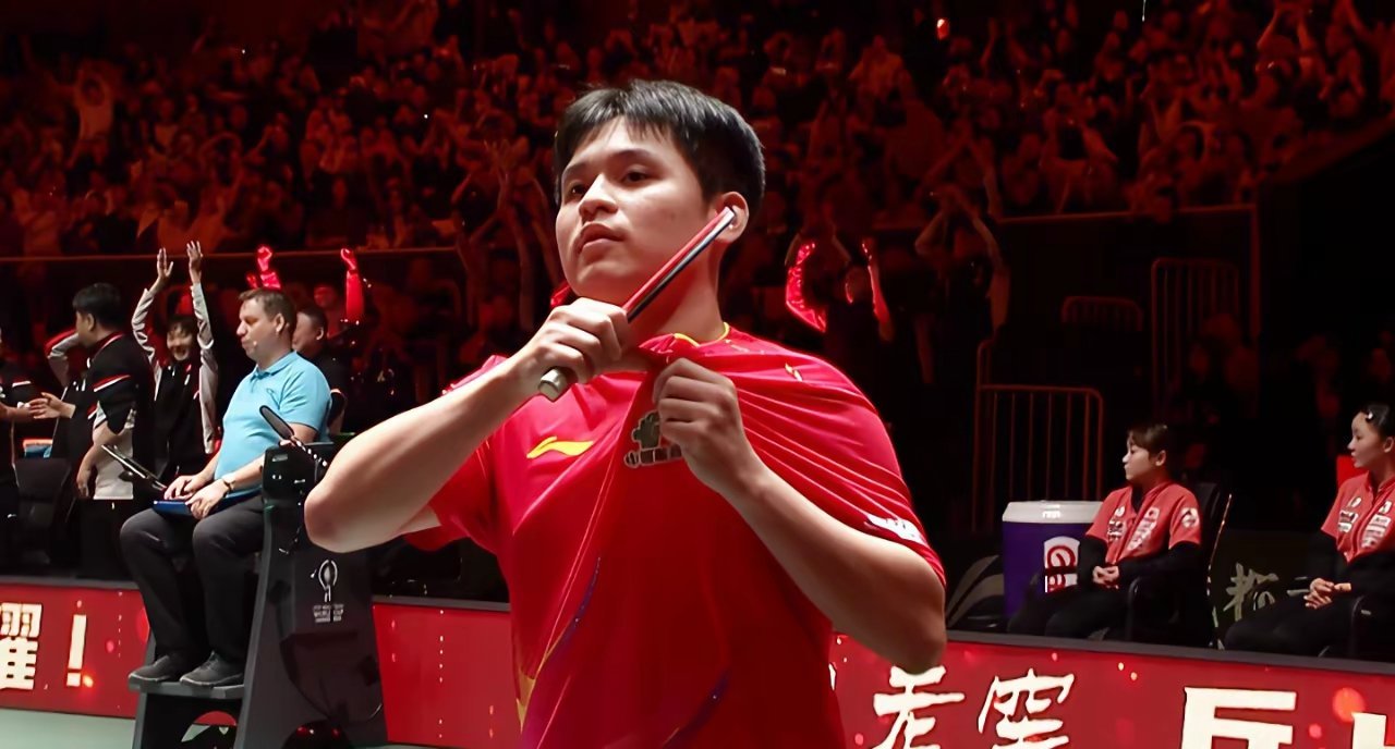 天哪！这还是我们眼中那个脸庞看起来还略显稚嫩的小石头吗？当2:1逆转击败张本智