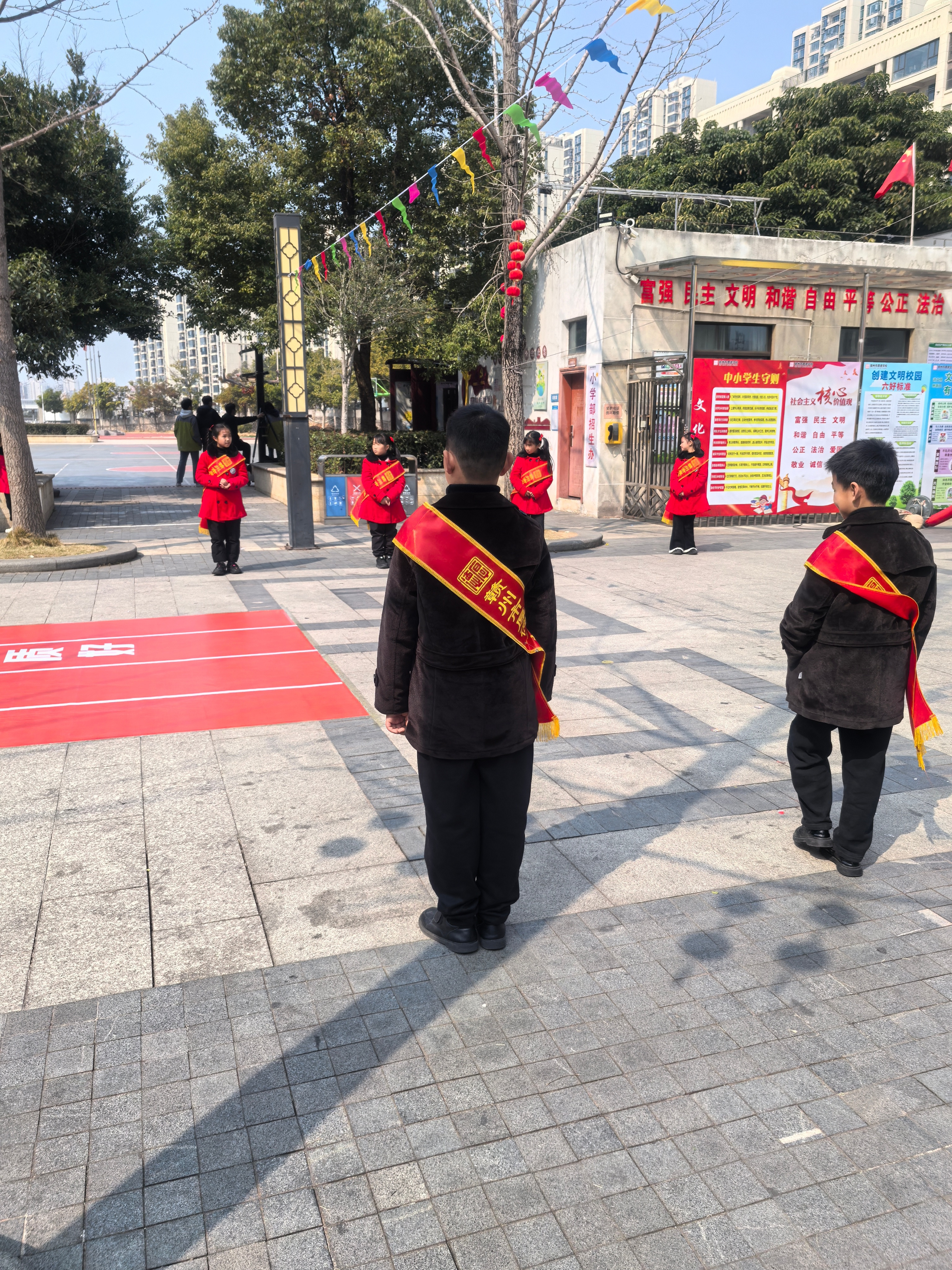 又可以继续早餐午餐吃学校，晚上回家简单吃。