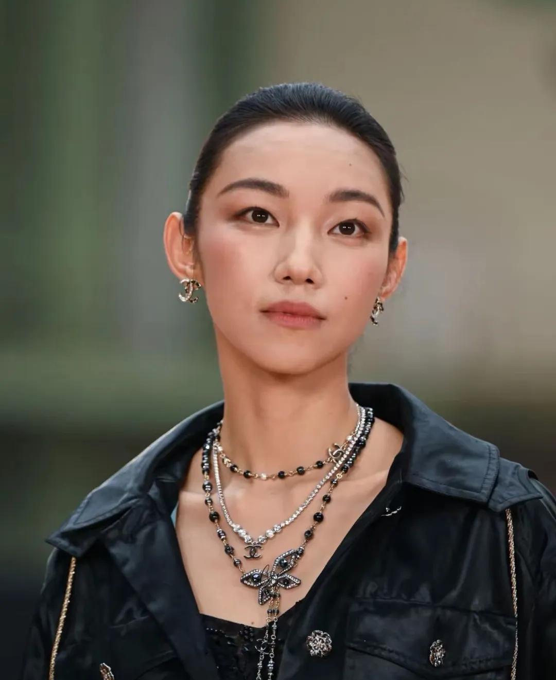惊天逆转：北京十一学校重点培养的“学霸”那尔那茜，高考摇身变“内蒙定向生”，1