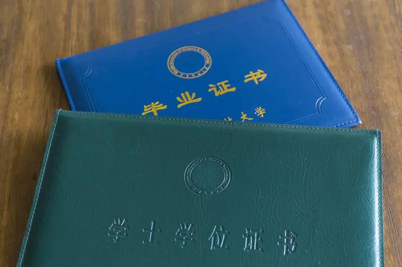 人事招聘：第1卡的就是年龄。第2卡的是学历。你相信吗？现在很多公司的人事主管