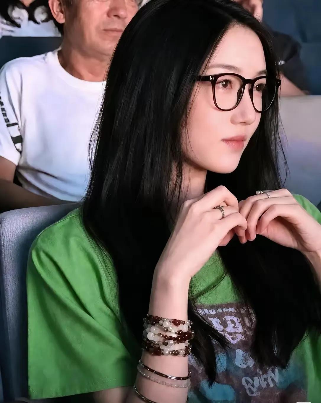 李亚鹏功德无量，李嫣嘴上疤痕已经消失，成人达己再次被完美体现这几天刷到李嫣回国