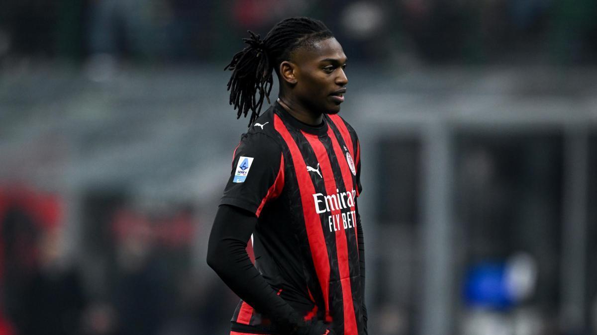 【赛程有利于莱奥恢复】意大利那边说莱奥现在像是“拉着手刹”踢球，因为目前莱奥因腹