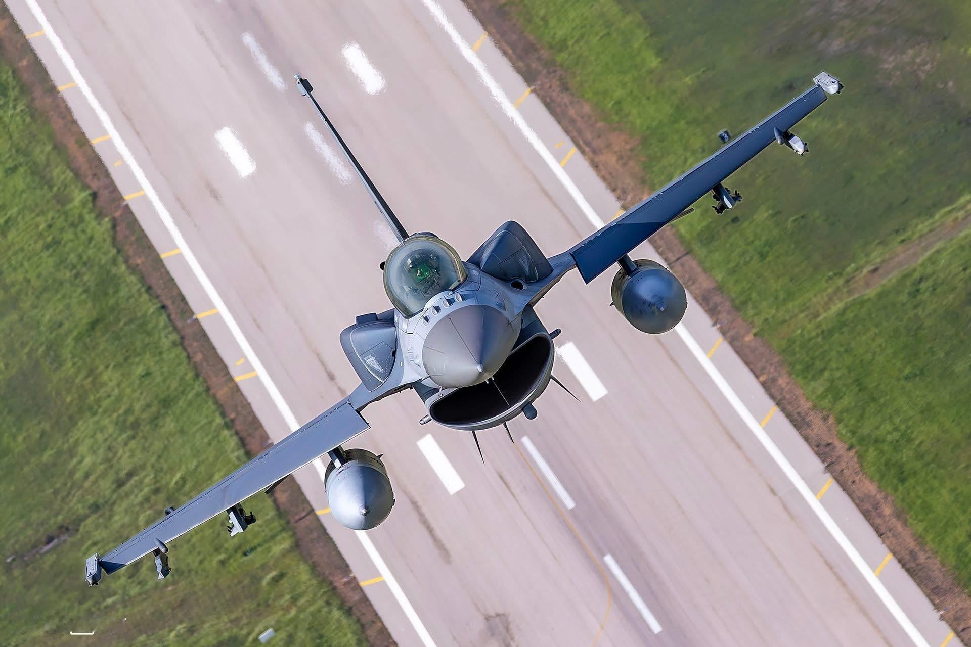 今日战隼土耳其空军第161中队（TuAF161Filo）F16C/D正向视