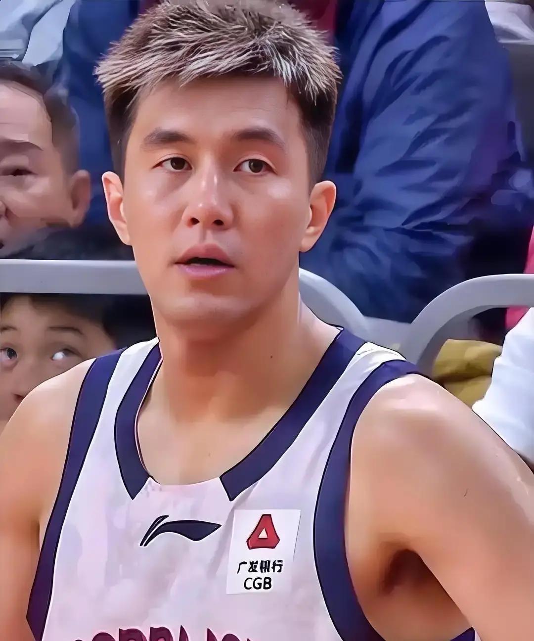 广东这五连胜的水分，马上要挤干了。真正让辽宁队后背发凉的，不是胡明轩的30