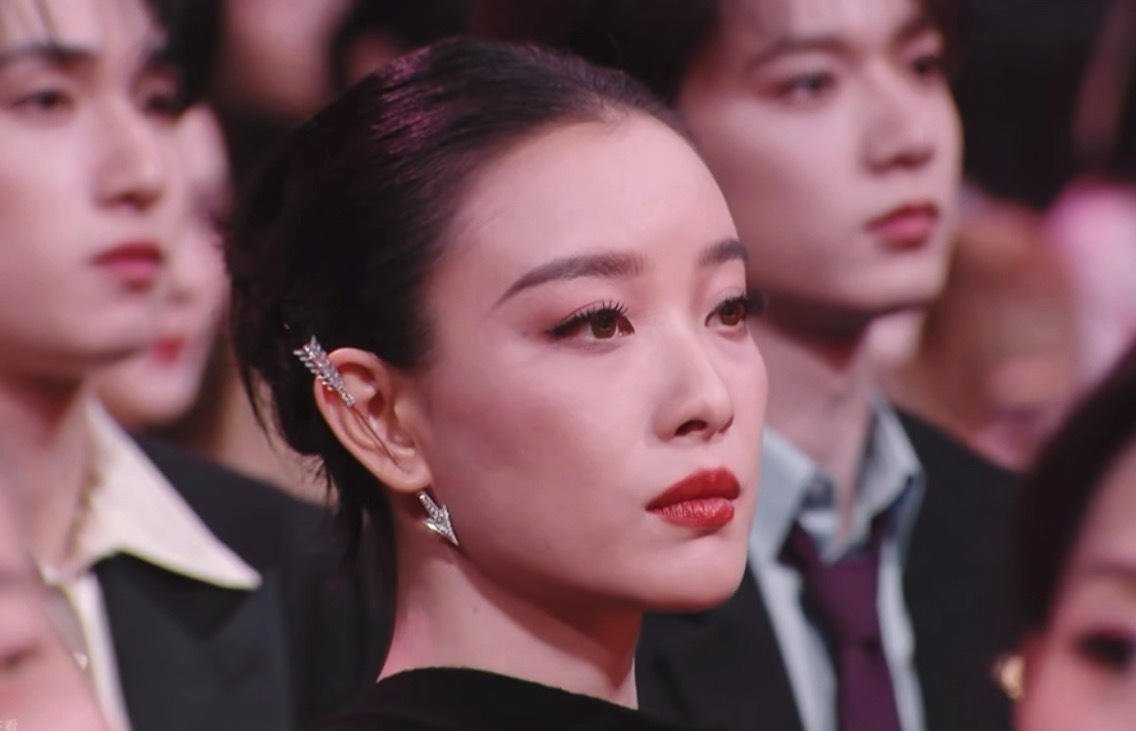 大眼之夜看到倪妮戴这个耳钉还挺好看的，发现张若昀也戴过，搜了下价格居然14000