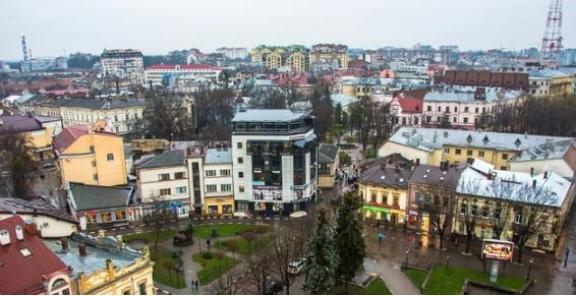 乌克兰：从国家到部落的生死抉择，泽连斯基的绝境与坚持