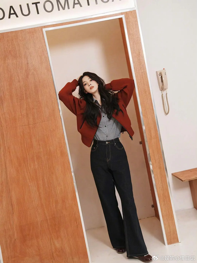 刷到网友给陈瑶p的图，感觉比她原来的好看