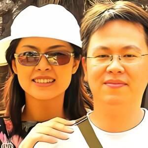 郑丽文，嫁给了台大学长，42岁才结婚，无子女。丈夫骆武昌中国文化大学副教授，两人