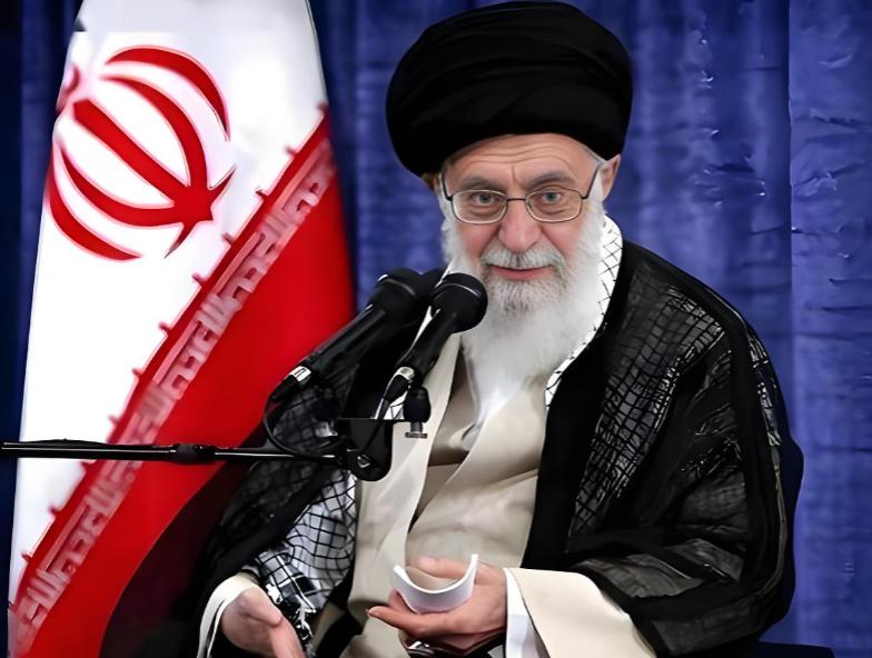 发现一个有意思的事：美军航母抵达地中海时，哈梅内伊没有害怕，美军战机在中东集结时