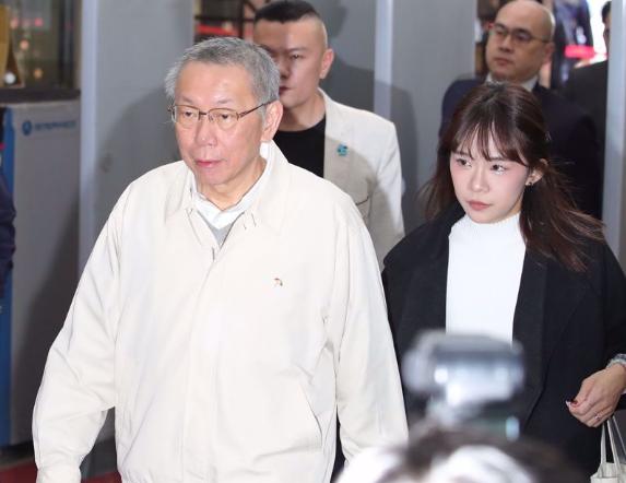 刑度定生死，政坛恐变天！柯文哲案今天下午一审判决主要有三大看点。首先，罪名认