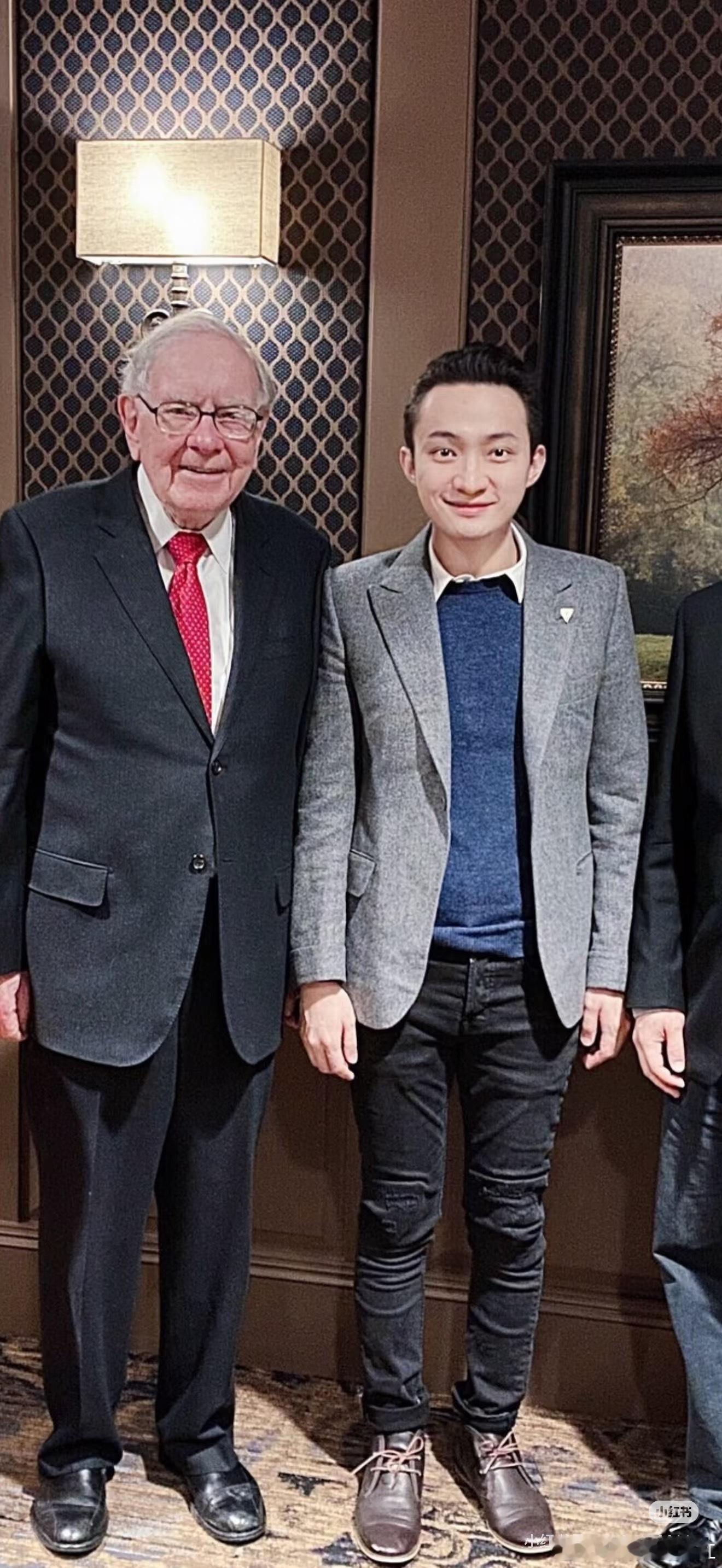孙宇晨身高网友通过巴菲特身高DeepSeek得出孙宇晨身高171cm左右​​​