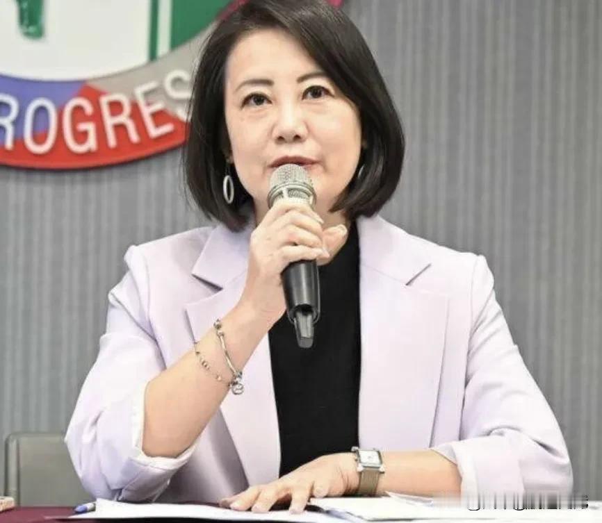 蓝营内部冲突持续发酵，民进党吴思瑶公开表态，认定韩傅双方都存在责任韩国瑜当