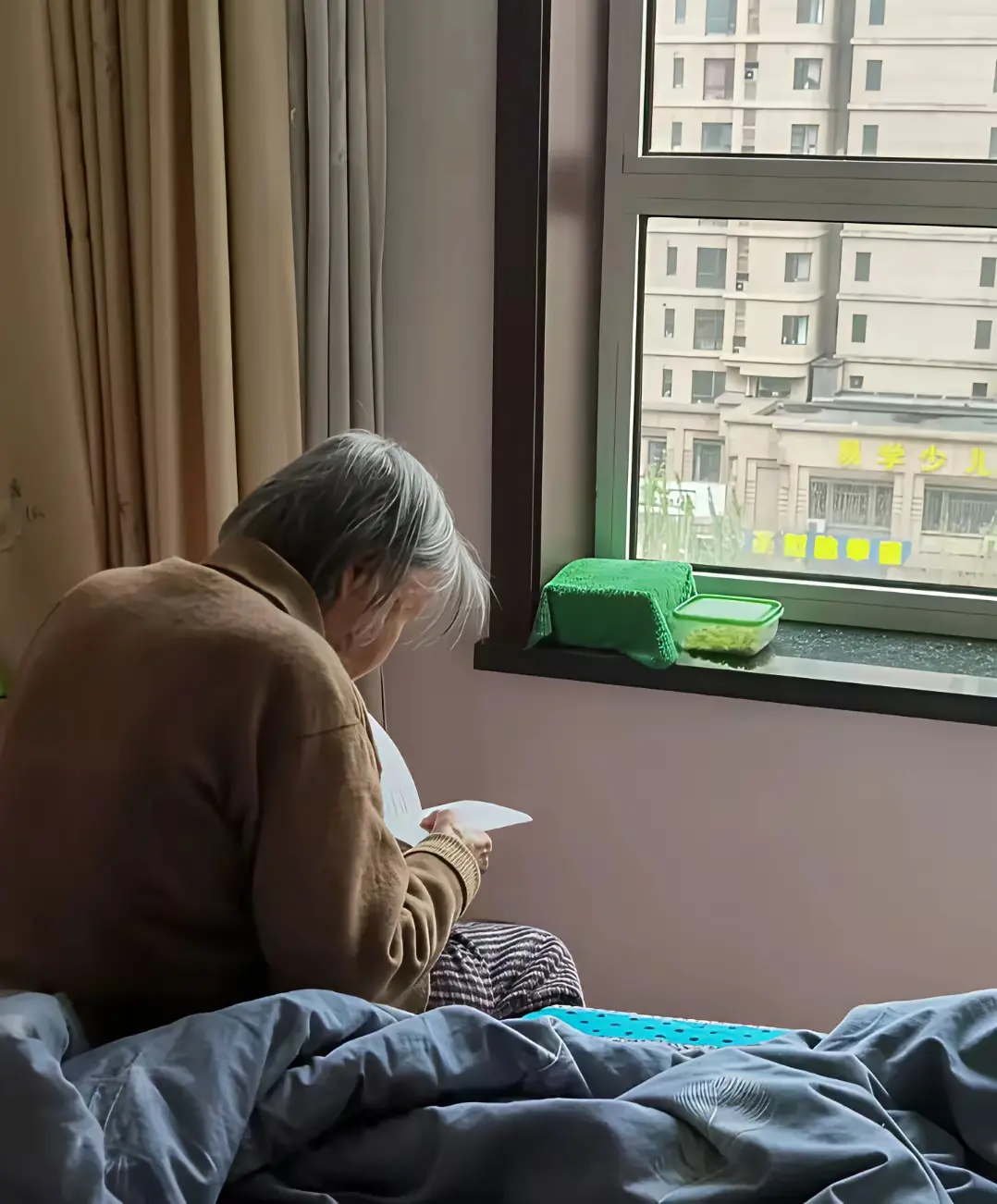 一个很残酷的现实，80多岁的老人对于大部分子女都是累赘，能真正赡养老人到老的