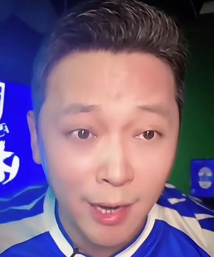 前上海体育解说周亮爆料上海港与天津港操纵比赛，这消息一出来，足球圈可就炸锅了。
