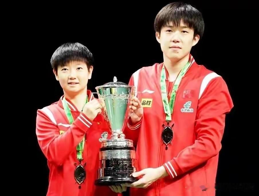 年度12大奖项揭晓，国乒7次上榜，孙颖莎，王楚钦成最大赢家[玫瑰]1，最佳男