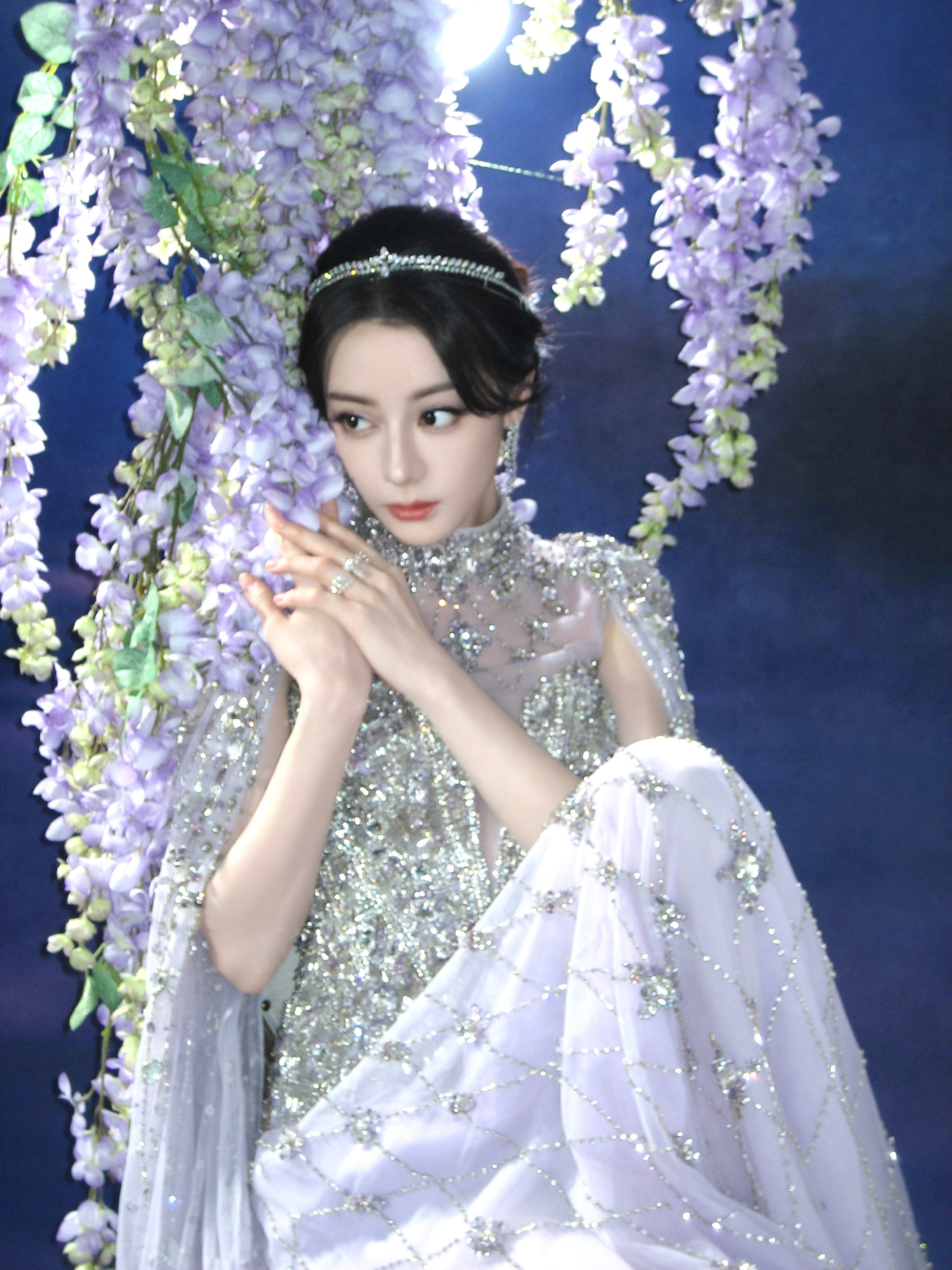 迪丽热巴我昨天凌晨就起来刷牙了迪丽热巴最新物料，真的每次都美一大跳！