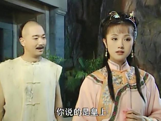 当年拍《康熙微服私访记》的时候，朱媛媛缠着张国立一直说个不停，后来张国立实在崩溃