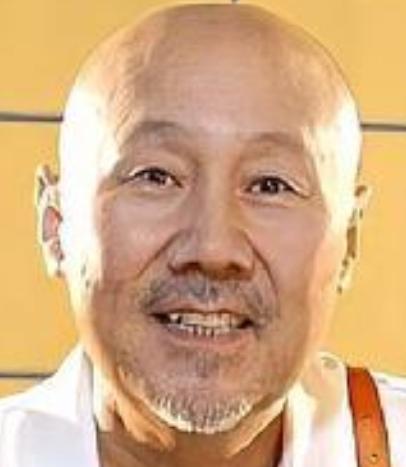 近日，在综艺《主咖和Ta的朋友们·歌手季》中，腾格尔谈及音乐创作，直言当下作品应