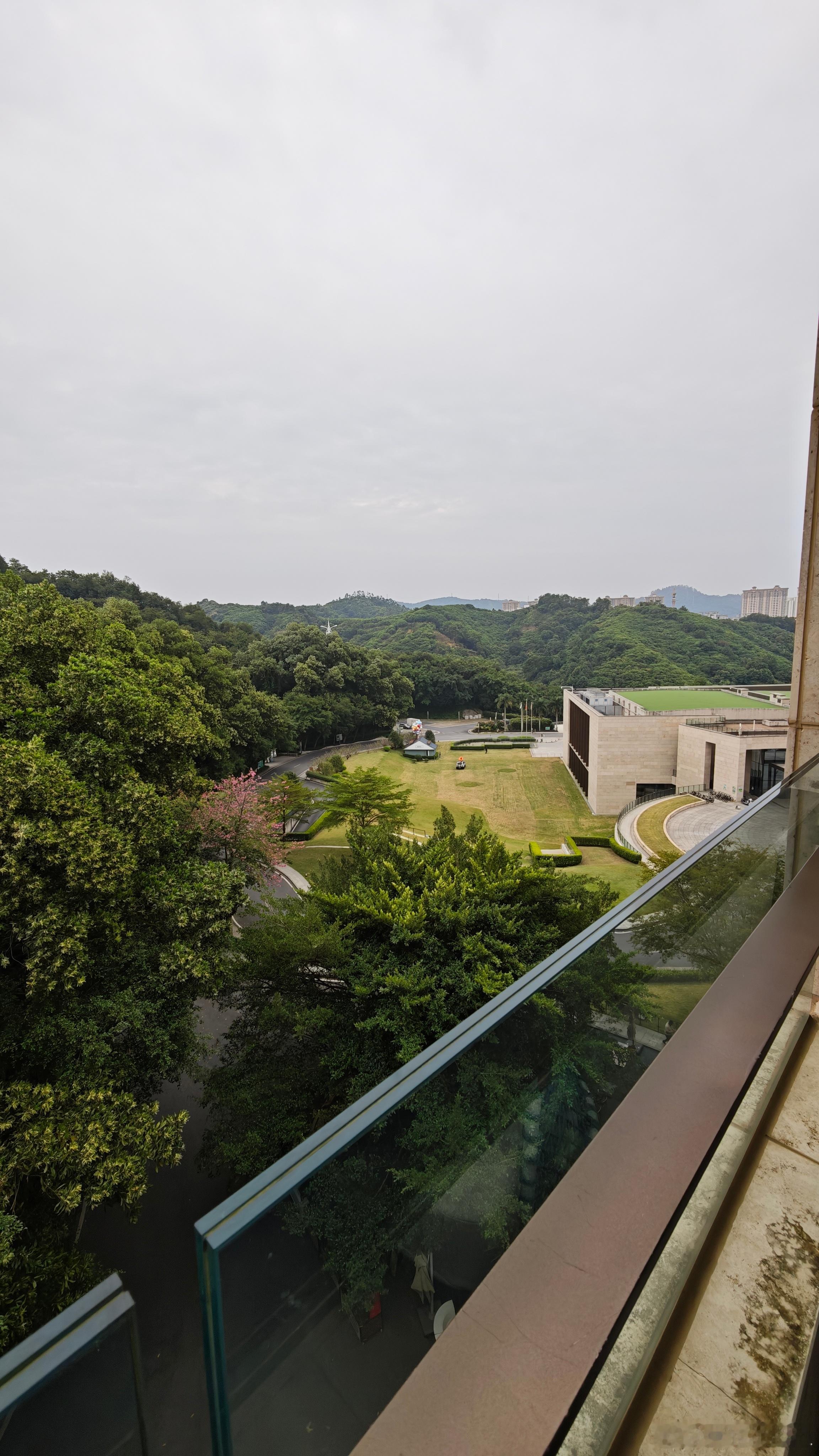 小米15ultra手机原相机从0.6广角镜头逐步开始123、4.3倍然后是200