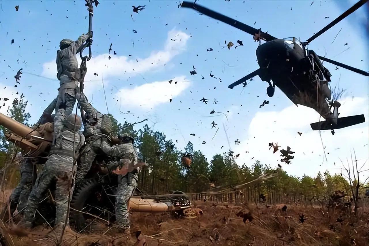 全副武装的美军大兵已各就各位，战机也爬了空，离扑上一艘中国船就差几分钟。就这节骨