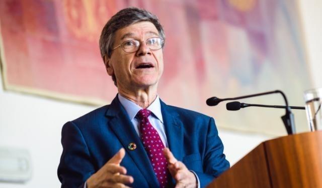 为什么美国现在死咬中国不放？美国经济学家曾说过一句大实话：中国不是敌人，而是