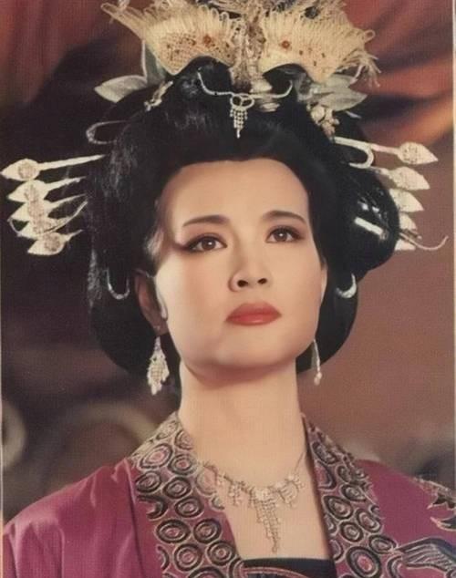 为什么武则天要铲除薛丁山一族？这家族权势滔天！薛丁山，在民间传说中，是赫
