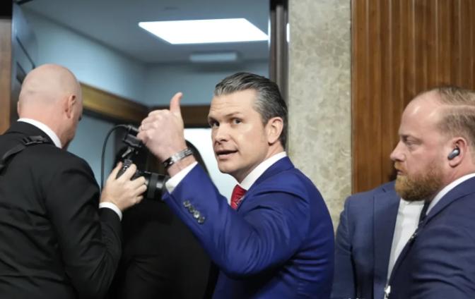 中方锑出口管控，美军火商急得如热锅蚂蚁，白宫准备服软让步！ 现在国际上锑一吨